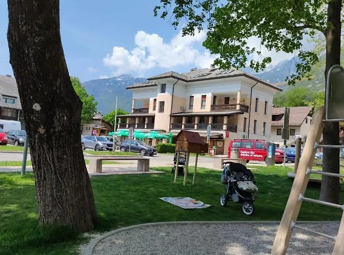 Apartments Vila Bovec בובק